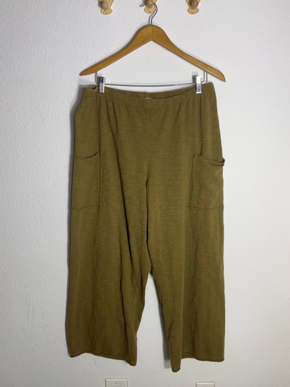 ESCAPE • wide leg pants